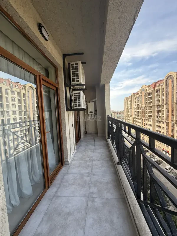 Satılır 2 otaqlı mənzil 91 m²