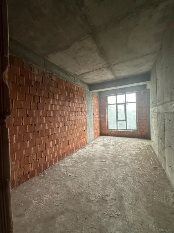 Satılır 3 otaqlı mənzil 134 m²