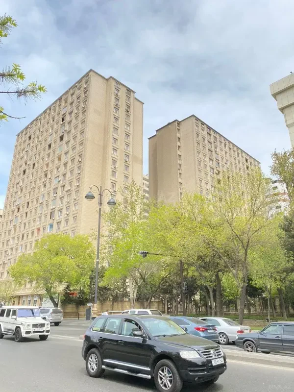 Kirayə verilir 2 otaqlı mənzil 68 m²