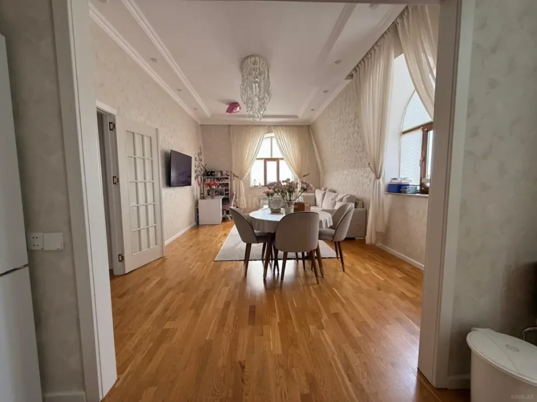 Satılır 2 otaqlı mənzil 85 m²
