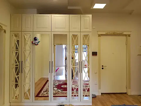 Kirayə verilir 4 otaqlı mənzil 200 m² — Bakı 4 otaq 200.00 m²