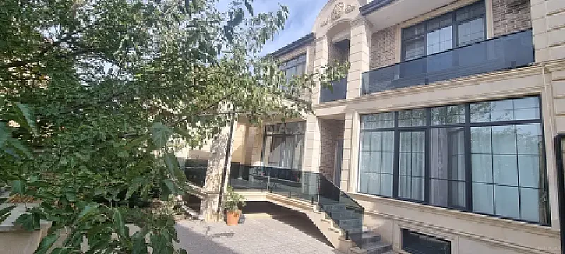 Satılır 5 otaqlı həyət evi 333 m² — Bakı, Badamdar 5 otaq 333.00 m²
