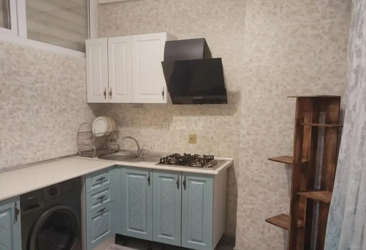 Kirayə verilir 2 otaqlı mənzil 75 m²