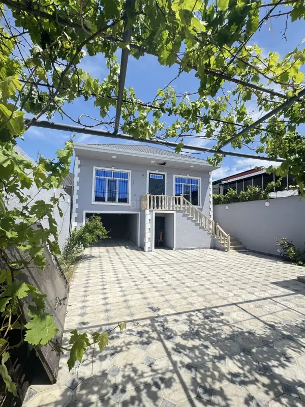 Satılır 4 otaqlı həyət evi 180 m²
