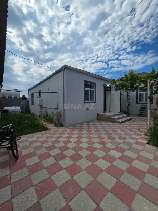 Satılır 4 otaqlı həyət evi 130 m²