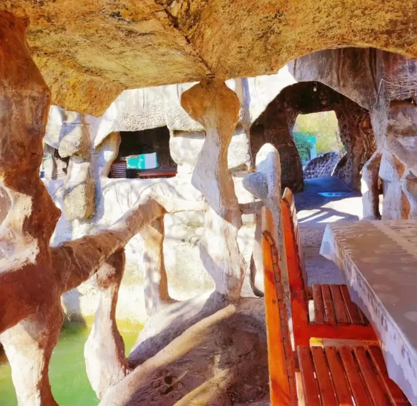 Satılır obyekt 274 m²