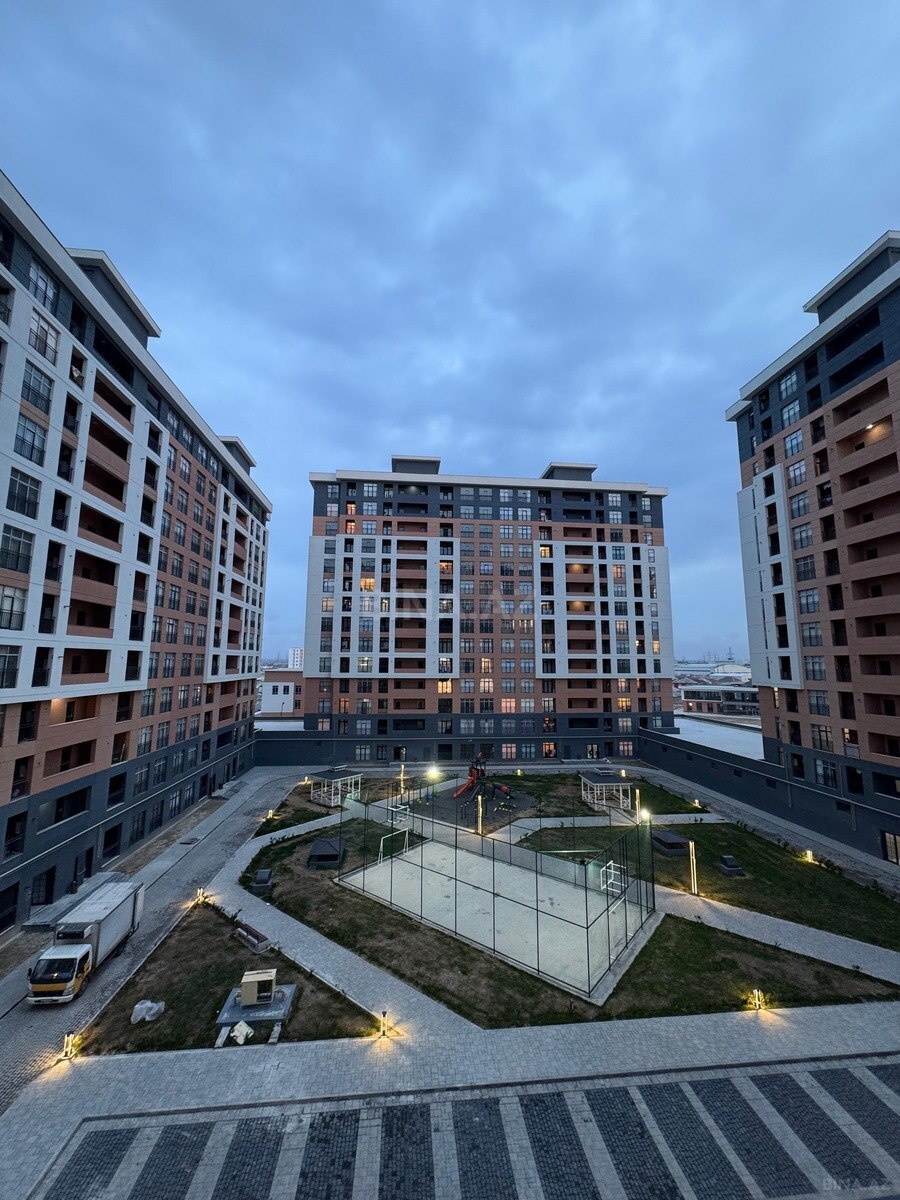 Kirayə verilir 2 otaqlı mənzil 77 m²