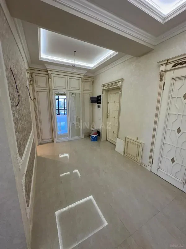 Satılır 3 otaqlı mənzil 117 m²