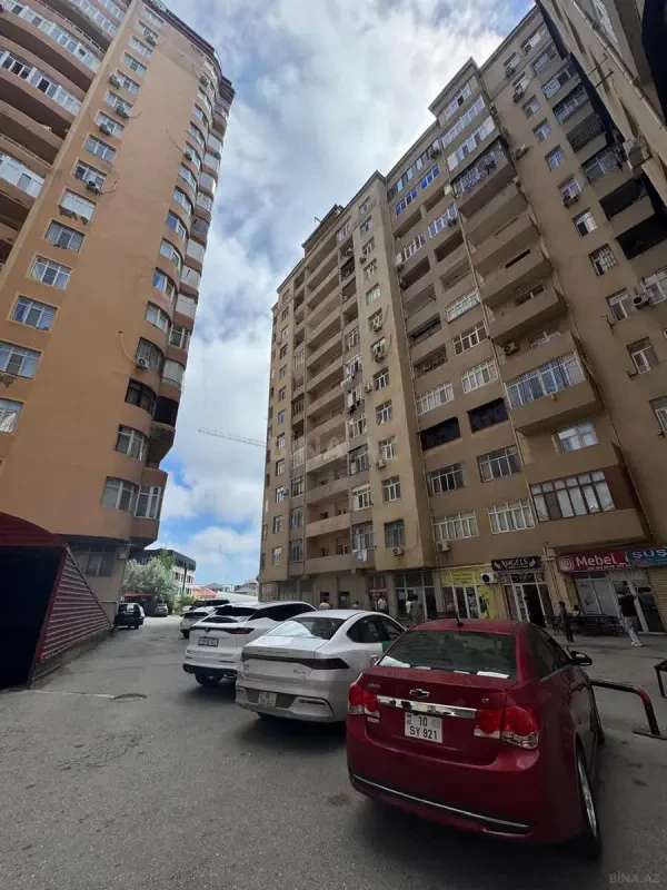 Satılır 3 otaqlı mənzil 124 m²
