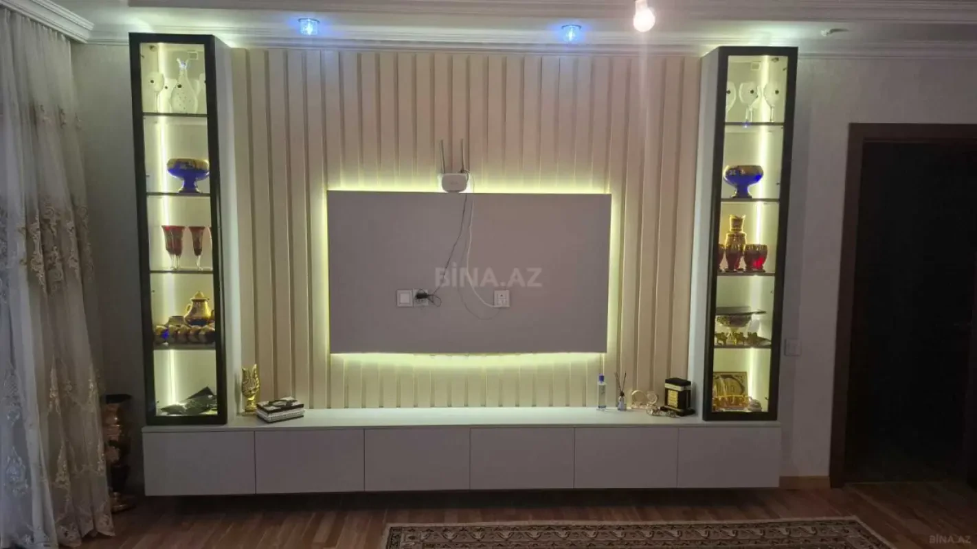 Satılır 5 otaqlı mənzil 120 m²