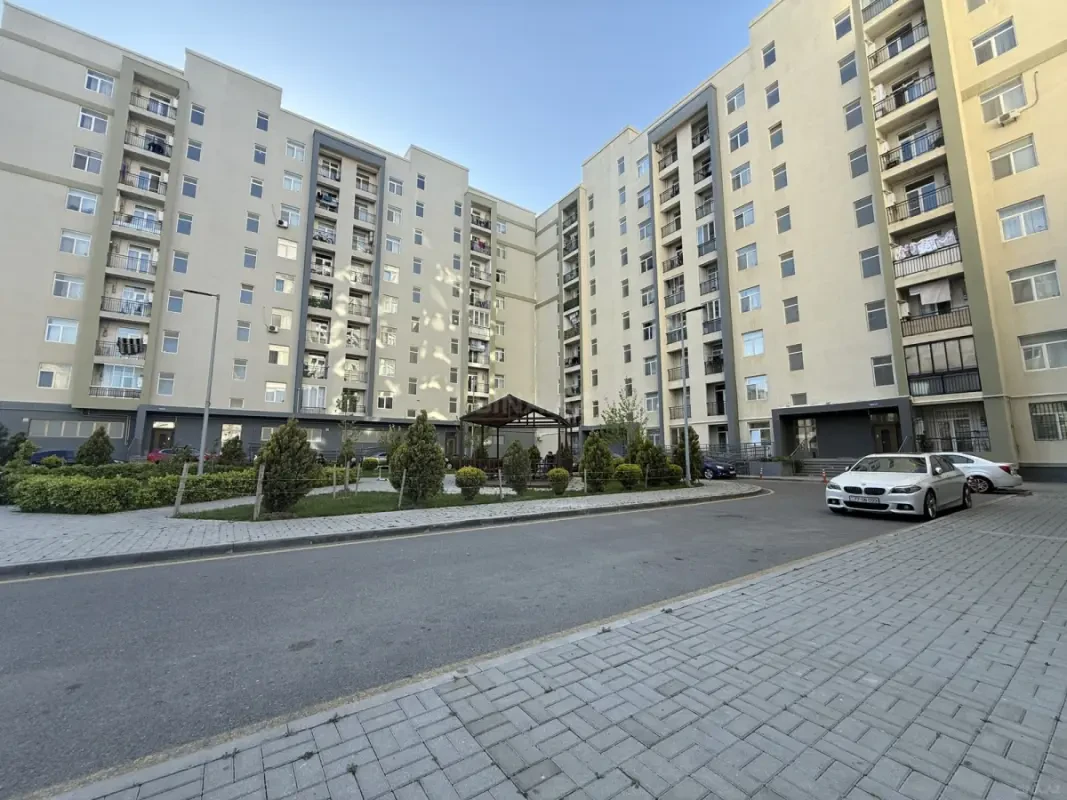 Satılır 4 otaqlı mənzil 115 m²