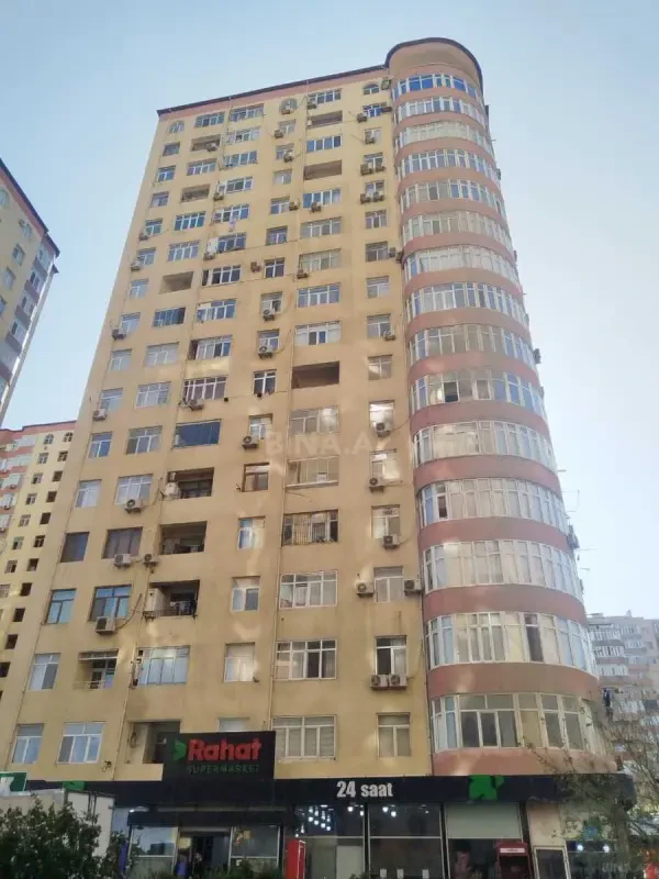 Satılır 3 otaqlı mənzil 120 m²