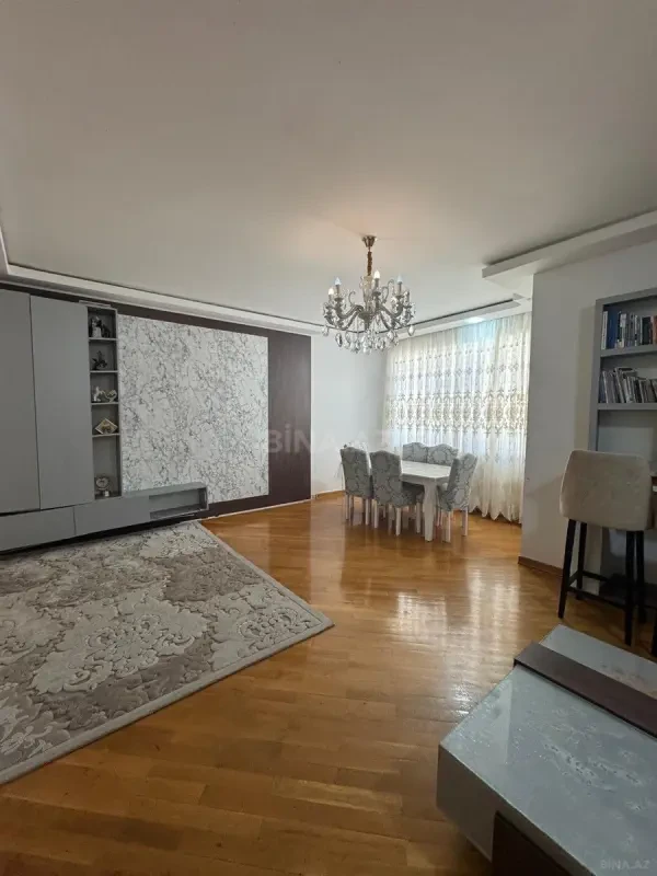 Satılır 3 otaqlı mənzil 125 m²