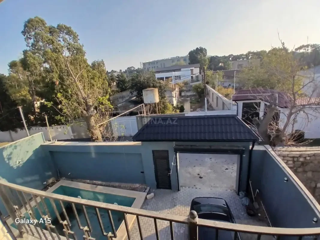 Satılır 5 otaqlı həyət evi 220 m²
