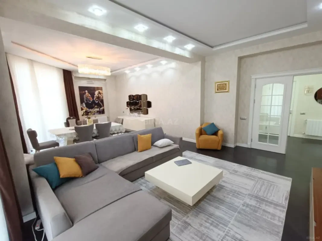 Kirayə verilir 3 otaqlı mənzil 150 m²