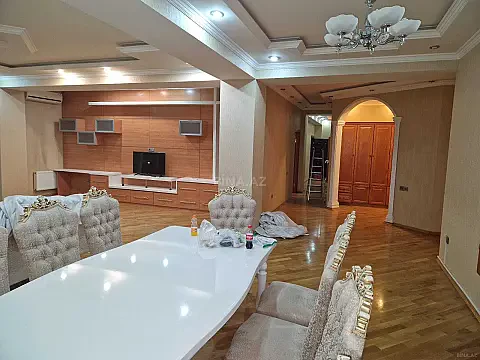 Kirayə verilir 4 otaqlı mənzil 220 m² — Bakı 4 otaq 220.00 m²