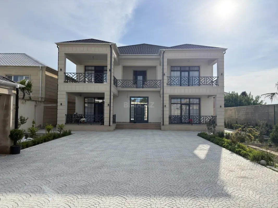 Satılır 5 otaqlı həyət evi 520 m²