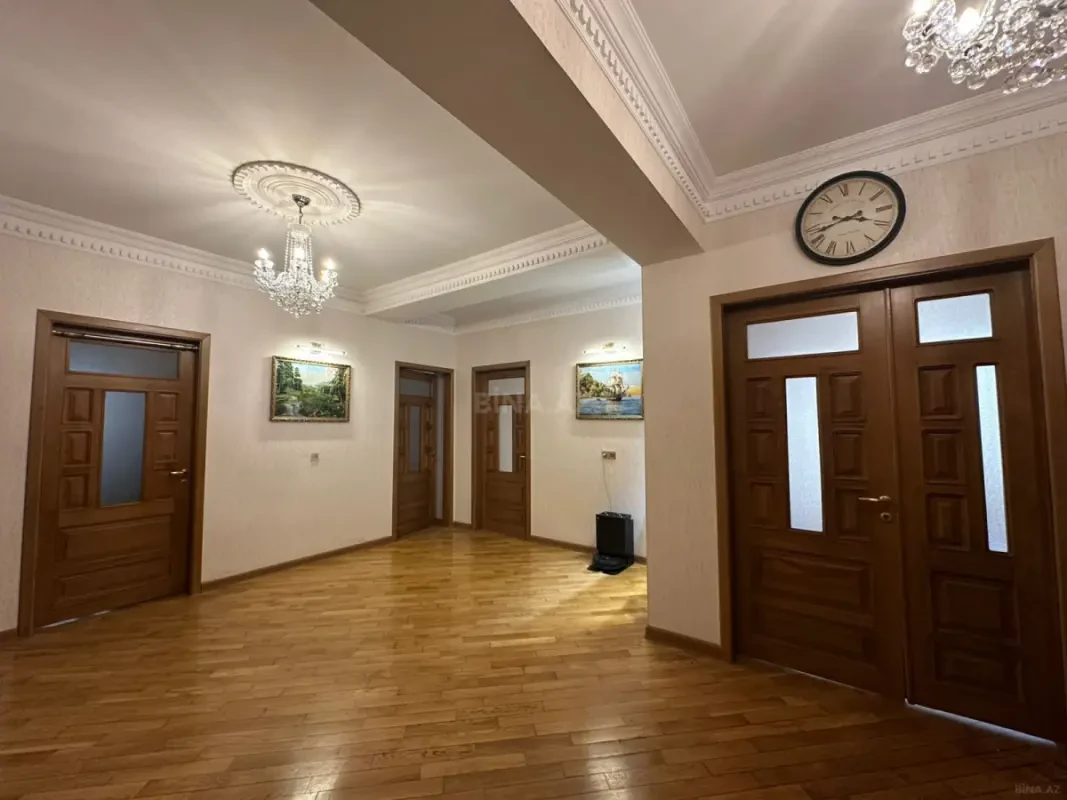 Satılır 4 otaqlı mənzil 165 m²