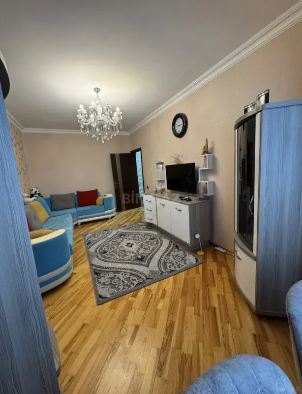 Kirayə verilir 2 otaqlı mənzil 70 m²