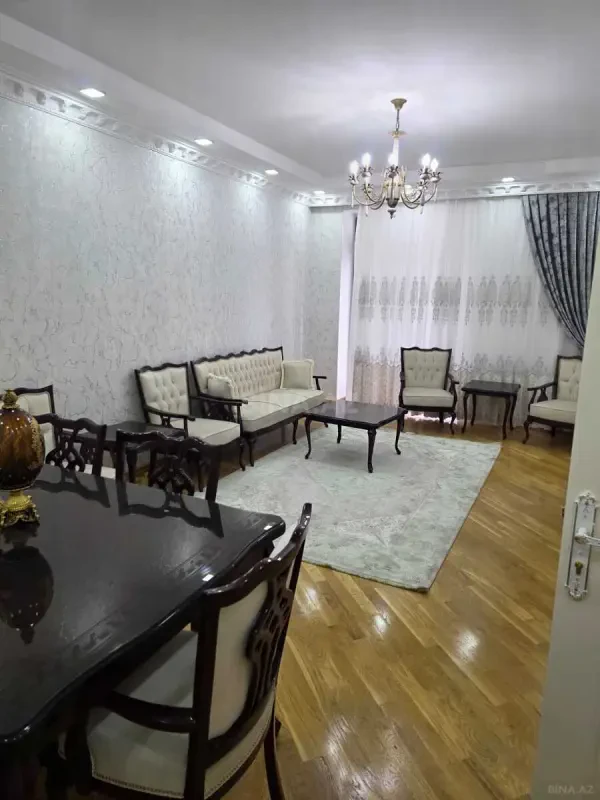 Kirayə verilir 2 otaqlı mənzil 106 m²