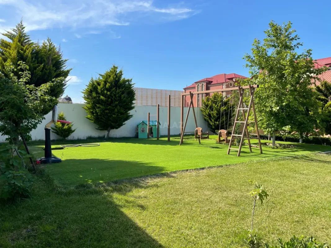 Kirayə verilir 5 otaqlı həyət evi 300 m²
