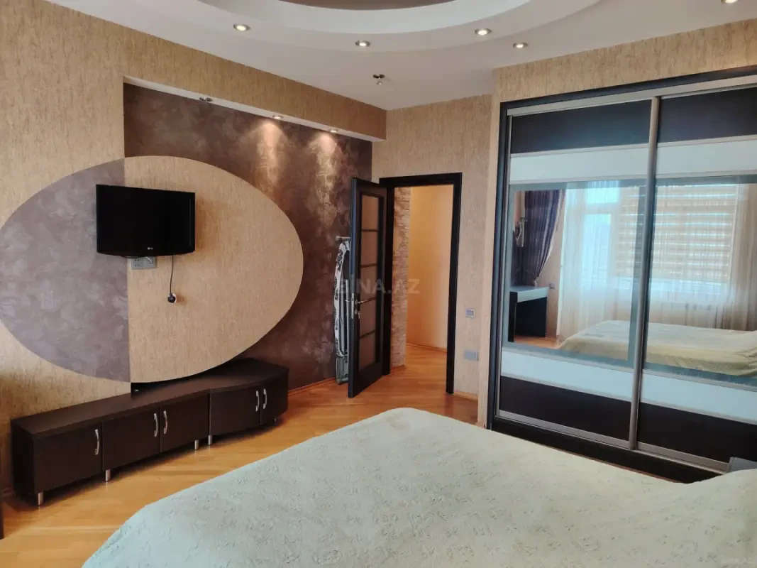 Satılır 3 otaqlı mənzil 162 m²