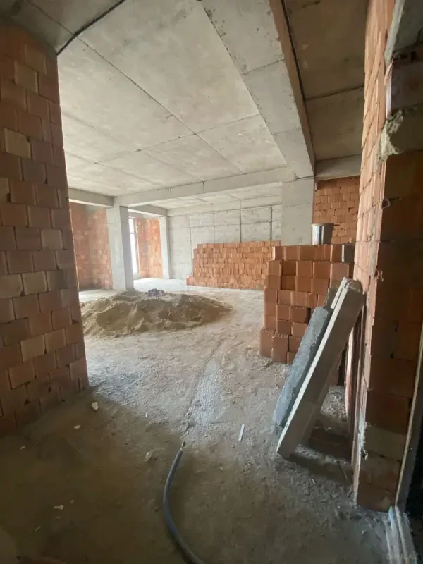 Satılır 3 otaqlı mənzil 120 m²