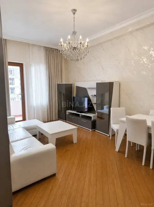 Kirayə verilir 2 otaqlı mənzil 80 m²