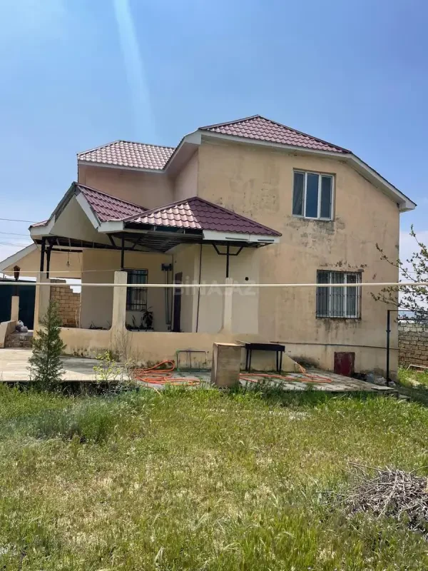 Satılır 4 otaqlı həyət evi 200 m²