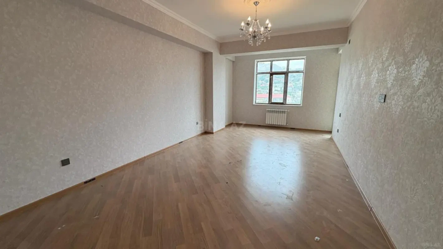 Satılır 3 otaqlı mənzil 116 m²