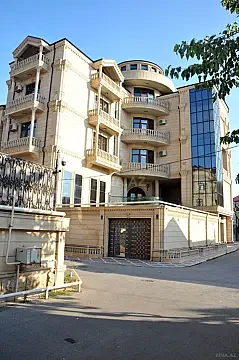 Kirayə verilir 12 otaqlı həyət evi 1200 m² — Bakı, Nəsimi 12 otaq 1200.00 m²