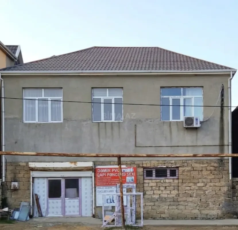 Satılır 3 otaqlı həyət evi 180 m²
