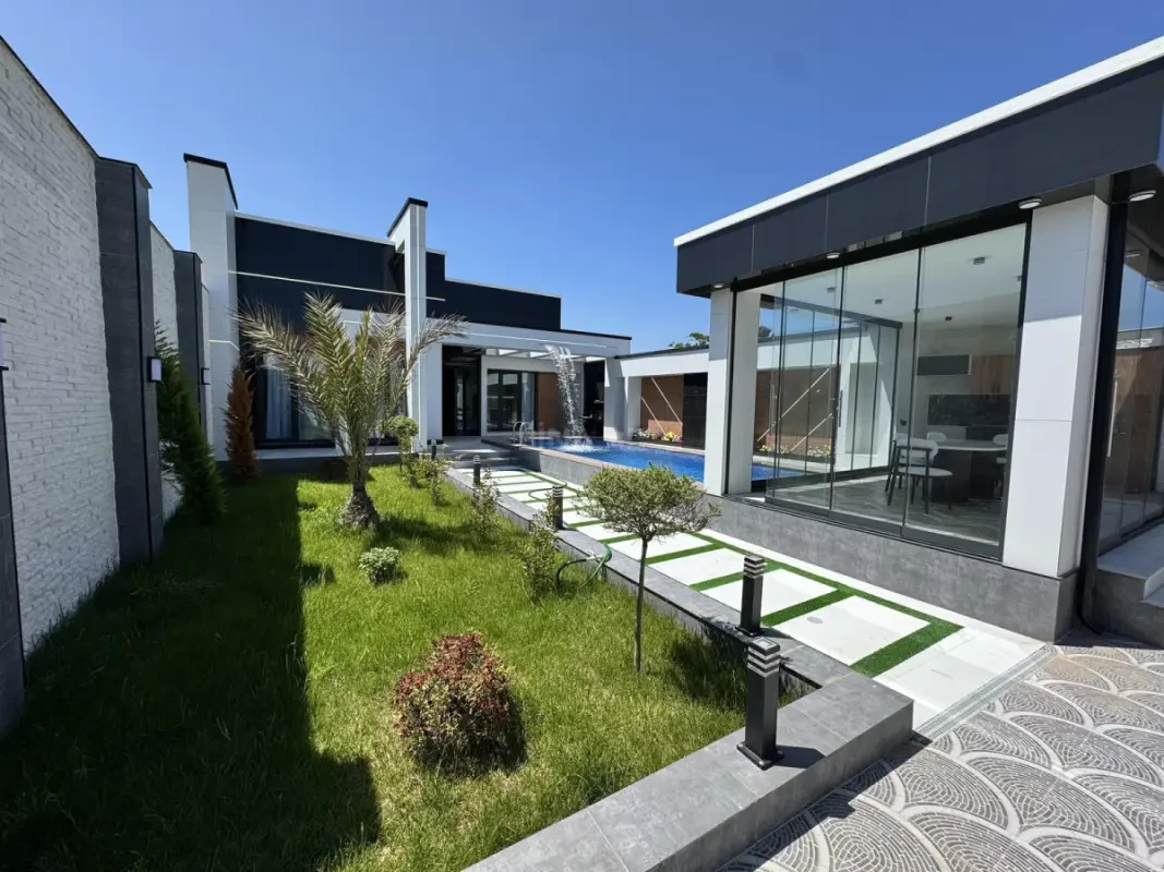 Satılır 4 otaqlı həyət evi 180 m²