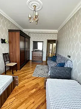 Kirayə verilir 3 otaqlı mənzil 120 m² — Bakı 3 otaq 120.00 m²