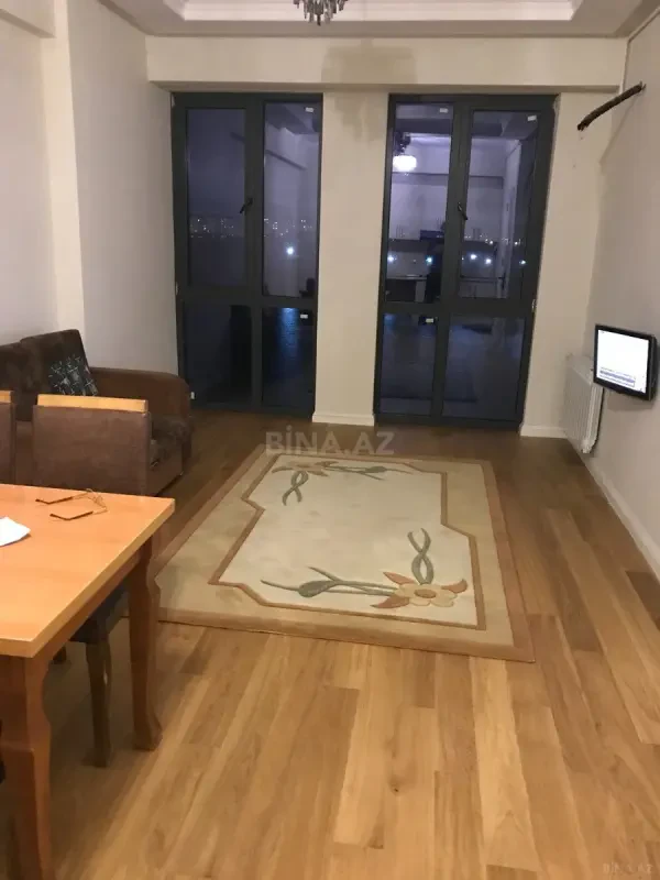 Kirayə verilir 2 otaqlı mənzil 49 m²