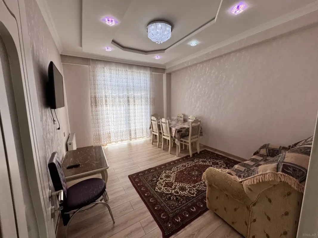 Kirayə verilir 2 otaqlı mənzil 80 m²