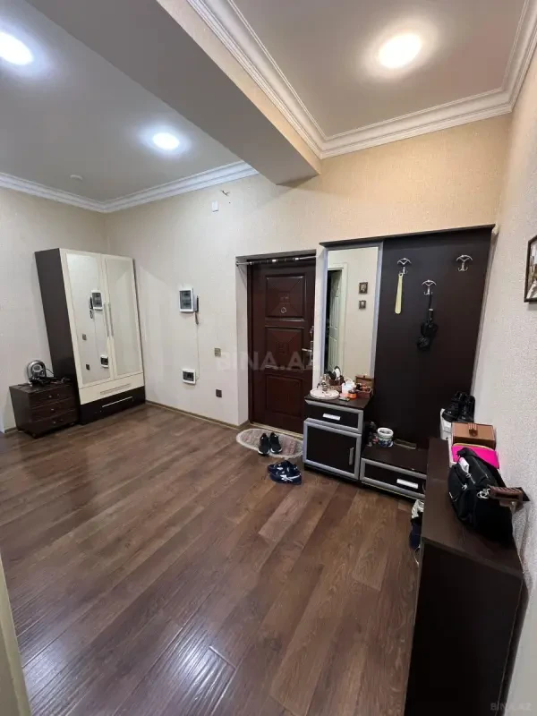 Kirayə verilir 2 otaqlı mənzil 92 m²