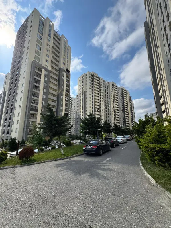 Satılır 3 otaqlı mənzil 120 m²