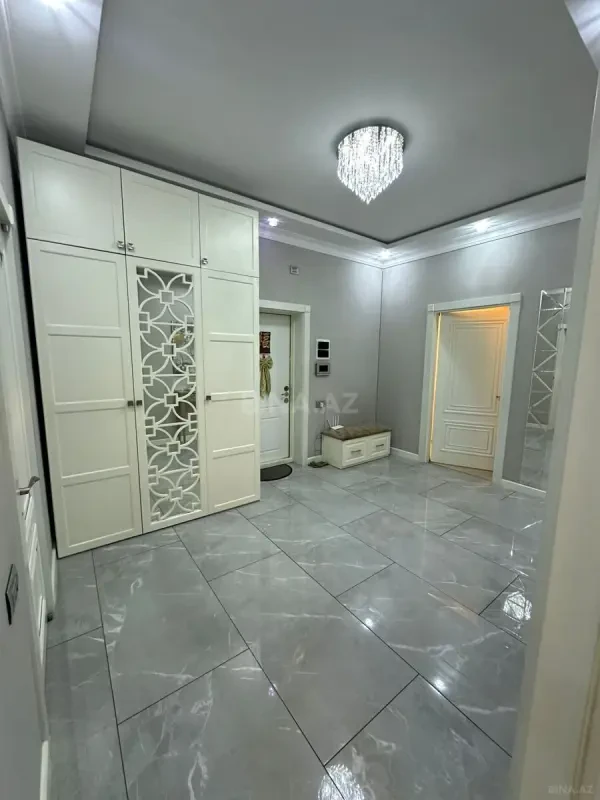 Kirayə verilir 2 otaqlı mənzil 90 m²