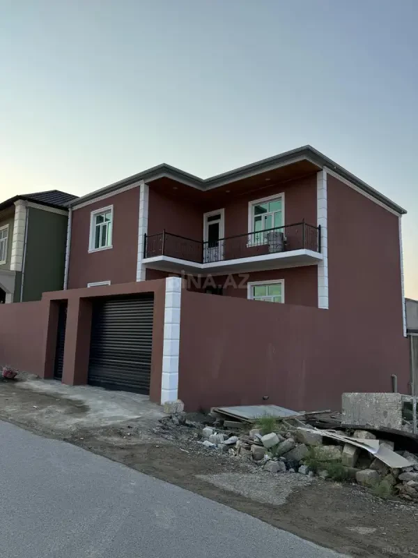 Satılır 6 otaqlı həyət evi 180 m²