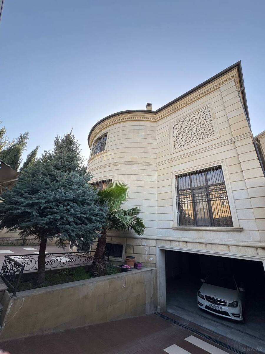 Satılır 6 otaqlı həyət evi 500 m²