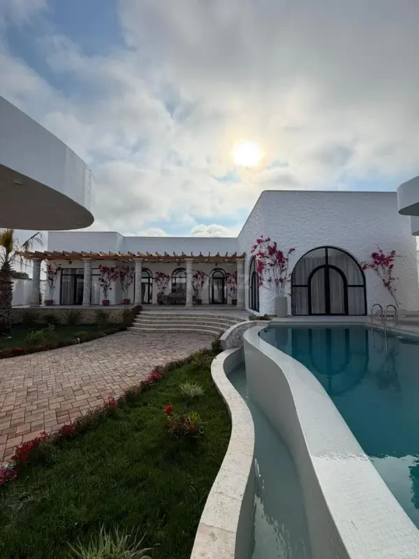 Satılır 4 otaqlı həyət evi 200 m²