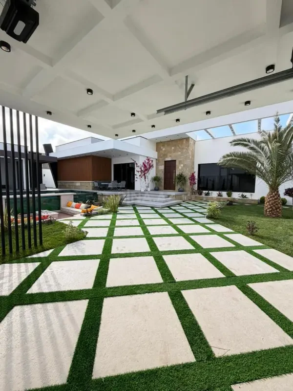 Satılır 5 otaqlı həyət evi 240 m²