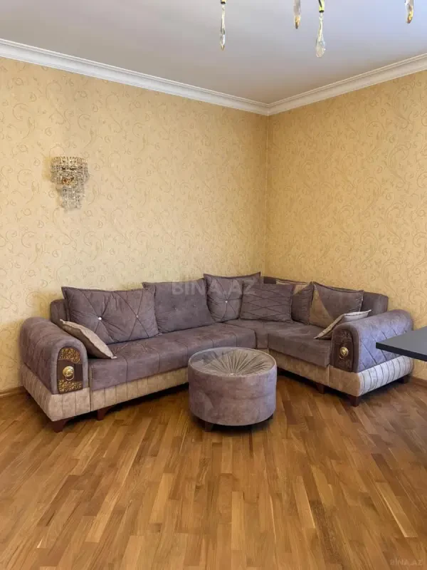 Kirayə verilir 3 otaqlı mənzil 126 m²