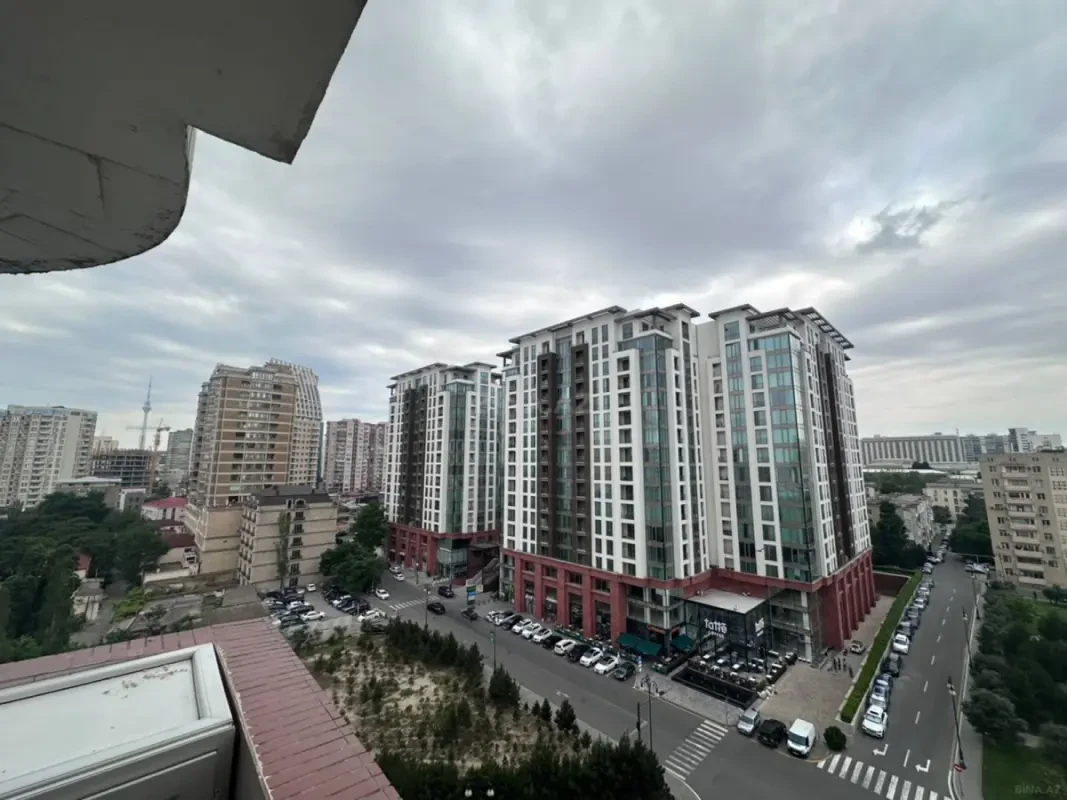 Satılır 3 otaqlı mənzil 120 m²