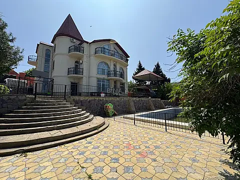 Satılır 14 otaqlı həyət evi 600 m² — Bakı, Görədil 14 otaq 600.00 m²