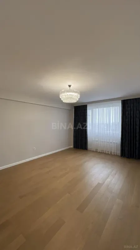 Satılır 3 otaqlı mənzil 107 m²