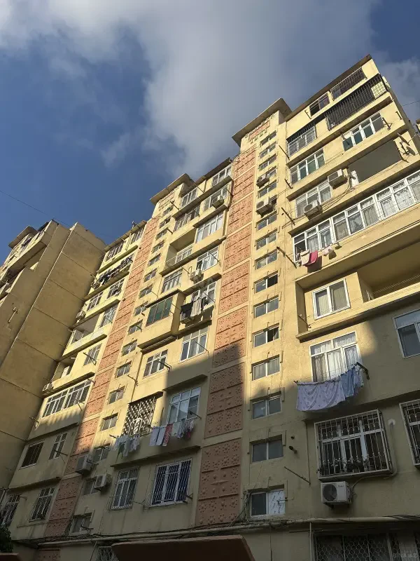 Satılır 2 otaqlı mənzil 65 m²