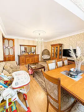 Satılır 4 otaqlı mənzil 120 m² — Bakı, Bakıxanov 4 otaq 120.00 m²