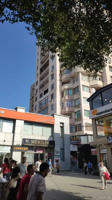 Satılır 3 otaqlı mənzil 82 m²
